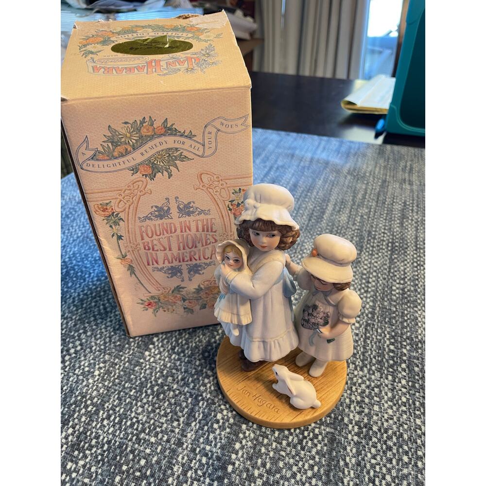 Jan Hagara Collectibles Mary Ann and Molly D20506